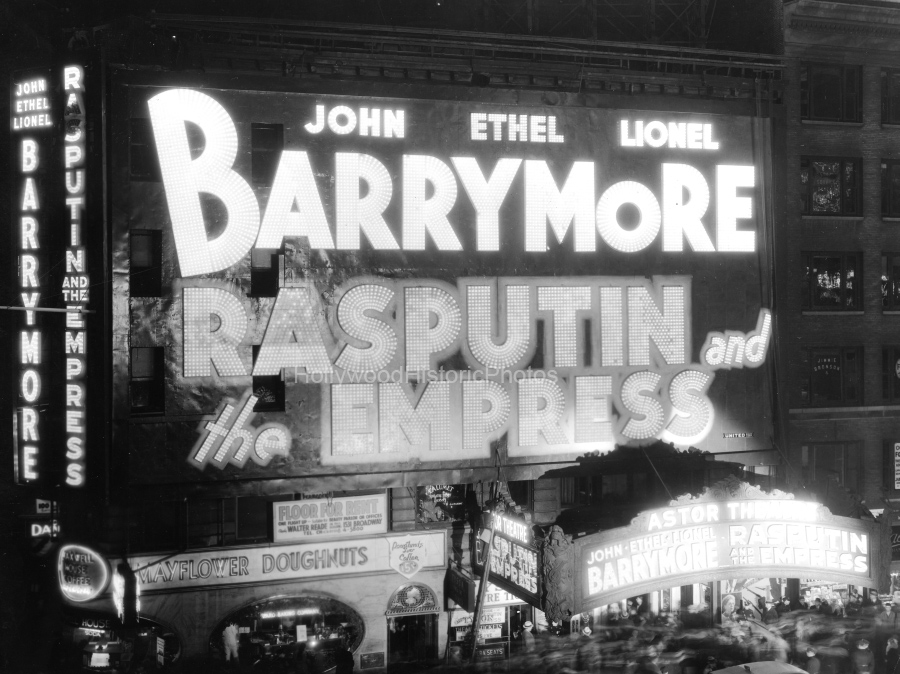 The Barrymores 1932 The Astor Theatre wm.jpg